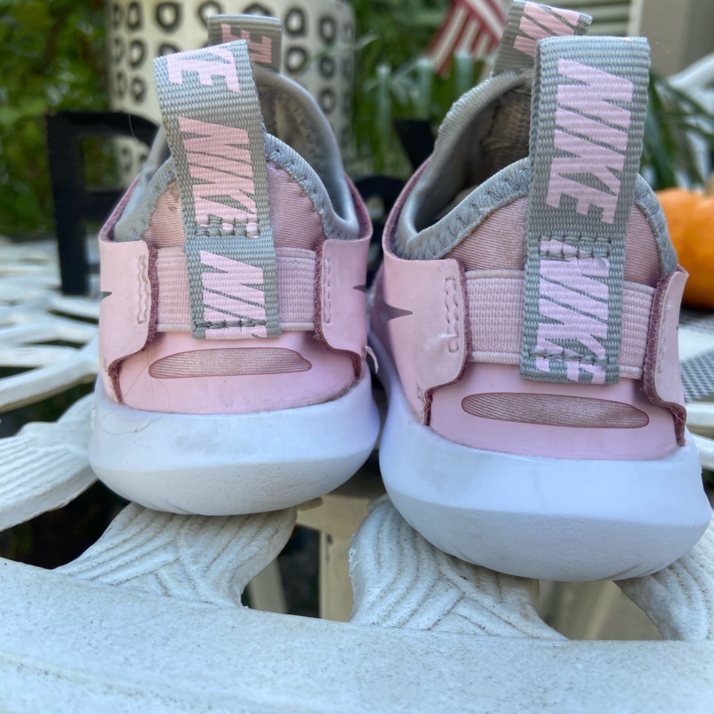 Nike Flex Runner 7C Pink Foam/Metallic Silver Sneakers. Gently used toddler